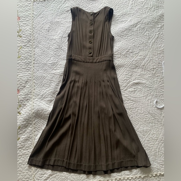 Theory Pleated Midi dress - Picture 2 of 3
